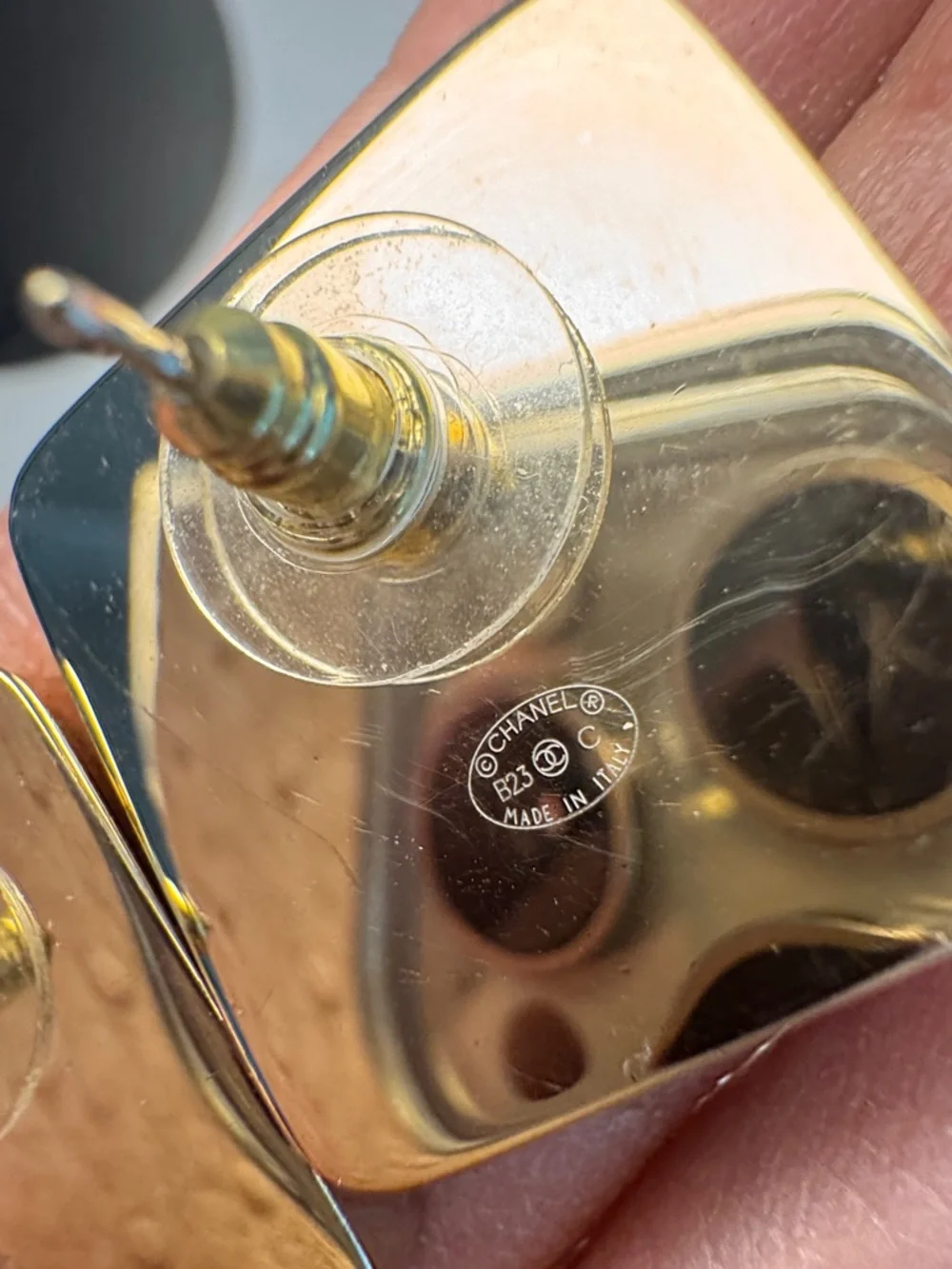 CHANEL Gold-Tone Black & White CC Square EARRINGS- 100% AUTHENTIC - Picture 2 of 6